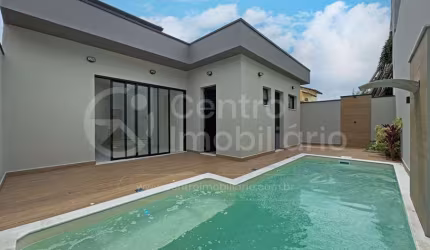 CASA à venda com piscina e 3 quartos em Peruíbe, no bairro Jardim Três Marias