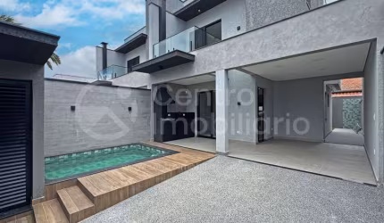 CASA à venda com piscina e 6 quartos em Peruíbe, no bairro Jardim Ribamar