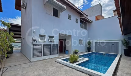 CASA à venda com piscina e 4 quartos em Peruíbe, no bairro Balneario Josedy