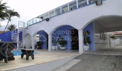 CASA à venda com piscina e 5 quartos em Peruíbe, no bairro Balneario Arpoador