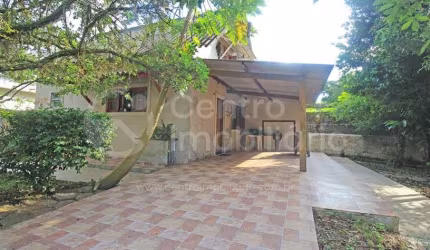 CASA à venda com 2 quartos em Peruíbe, no bairro Jardim Veneza