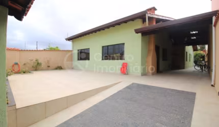 CASA à venda com 4 quartos em Peruíbe, no bairro Estancia Balnearia Convento Velho