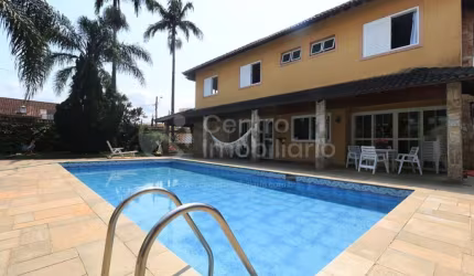 CASA à venda com piscina e 4 quartos em Peruíbe, no bairro Balneario Josedy