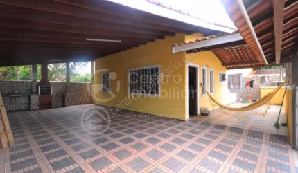 CASA à venda com 2 quartos em Peruíbe, no bairro Jardim Ribamar