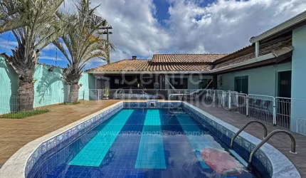 CASA à venda com piscina e 3 quartos em Peruíbe, no bairro Jardim Três Marias
