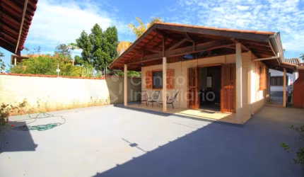 CASA à venda com 2 quartos em Peruíbe, no bairro Balneario Sao Joao Batista