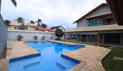 CASA à venda com piscina e 4 quartos em Peruíbe, no bairro Parque Turistico