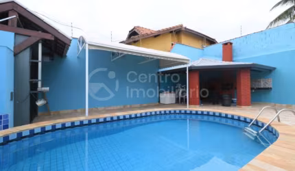 CASA à venda com piscina e 3 quartos em Peruíbe, no bairro Balneario Barra de Jangada
