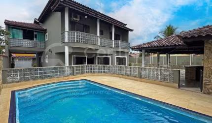 CASA à venda com piscina e 4 quartos em Peruíbe, no bairro Estancia Balnearia Convento Velho