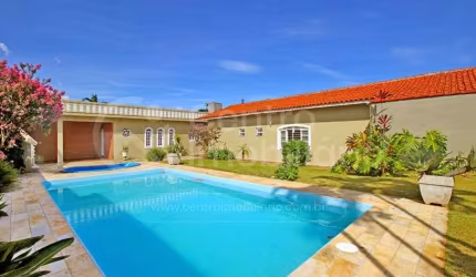 CASA à venda com piscina e 3 quartos em Peruíbe, no bairro Balneario Sao Joao Batista