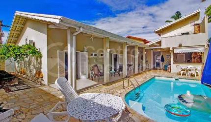 CASA à venda com piscina e 4 quartos em Peruíbe, no bairro Jardim Três Marias