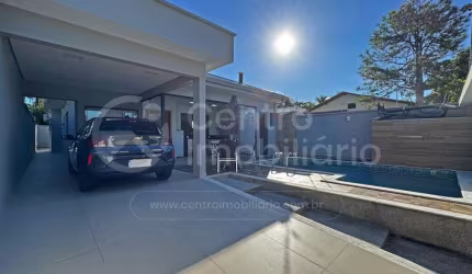 CASA à venda com piscina e 3 quartos em Peruíbe, no bairro Jardim Três Marias