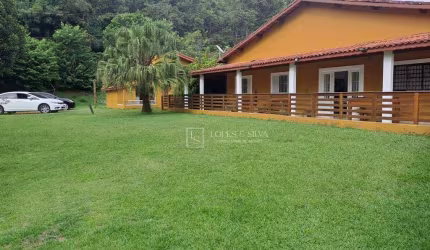 Chácara com Piscina, 4 Dormitórios à Venda em Terra Preta, SP