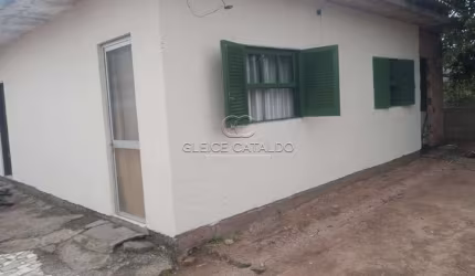 Casa à venda na Servidão Izabel João Jacinto, 395, Sambaqui, Florianópolis por R$ 450.000