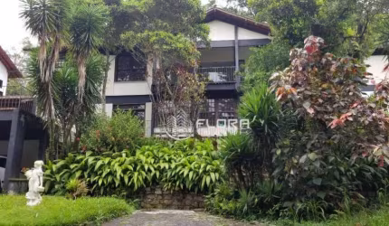 Casa com 4 dormitórios à venda, 400 m² por R$ 975.000,00 - Vila Progresso - Niterói/RJ