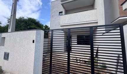 Sobrado com 2 dormitórios à venda no Centro de Navegantes/SC