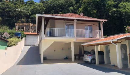 Casa para Venda em Jundiaí, Centro, 2 dormitórios, 2 banheiros, 4 vagas