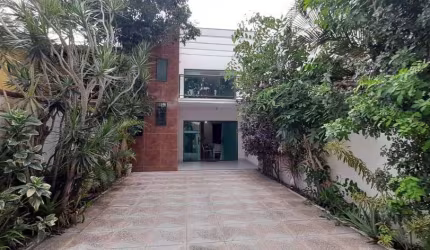 Casa para Venda em Cabo Frio, Palmeiras, 4 dormitórios, 3 banheiros, 4 vagas