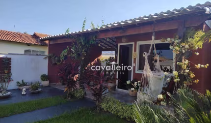 Casa Condomínio Ubatã, com 4 Quartos, 1 Suíte, Edícula, à venda, 188 m² por R$ 590.000 - Pindobas - Maricá/RJ