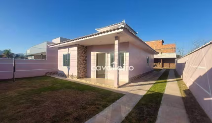 Casa pertinho da praia com espaço gourmet em Jaconé