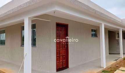 Casa com 2 quartos, sendo 1 suíte, com 75 m²,  à venda por R$ 310.000  - São José do Imbassaí - Maricá/RJ