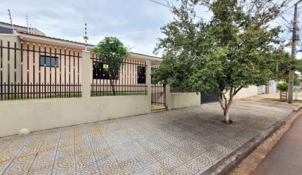 Casa para alugar em Maringá, Jardim Alvorada, com 5 quartos, com 225.28 m²