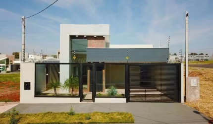 Casa para alugar em Maringá, Bom Jardim, com 3 quartos, com 124.07 m²