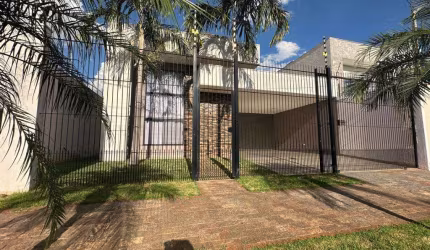 Casa à venda em Maringá, Jardim Munique, com 3 quartos, com 201.09 m²
