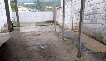 Casa com excelente localização pra venda
