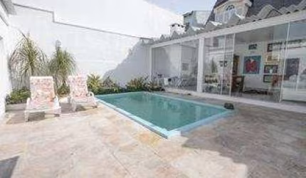 Casa com 3 quartos à venda na Rua Gustavo Schmidt, 592, Três Figueiras, Porto Alegre por R$ 1.990.000