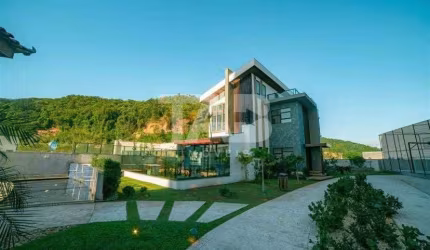 Casa para vanda em condomínio fechado na Ressacada