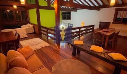 Casa à venda no bairro Enseada - Ubatuba/SP
