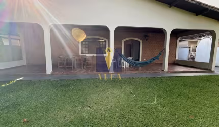 4 casas distribuídas em mais de mil m² de terreno na Praia do Lázaro, Ubatuba/SP