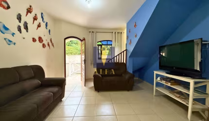 Sobrado em Condomínio à venda no bairro do Perequê Mirim em Ubatuba/SP.