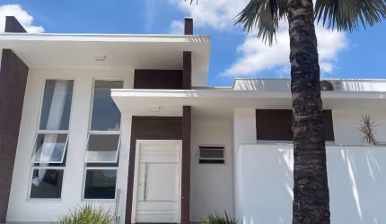 Linda Casa no Condomínio Ibiti do Paço com 4 Suítes