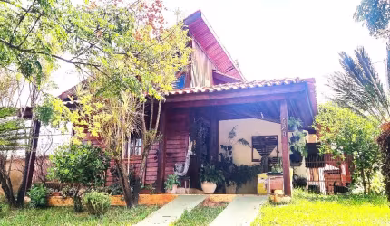Casa Térrea de Madeira com 3 dormitórios no Condomínio Ibiti do Paço/Sorocaba.