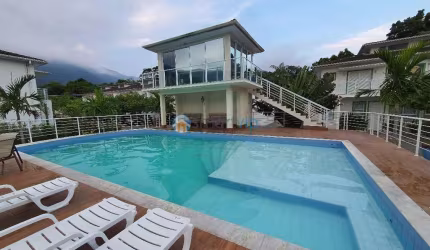 linda casa em condomínio fechado- São Sebastião Maresias 3 Dormitórios,(3 suíte), 4 banheiros