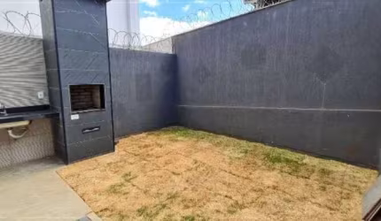 Casa Geminada - bairro Santa Mônica -105 mts 
3 quartos 2 vagas