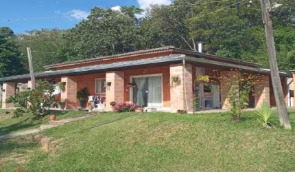 Chácara para venda AT: 2.570,00m² possui 03 casas, Bairro Ivoturucaia - Jundiaí - SP