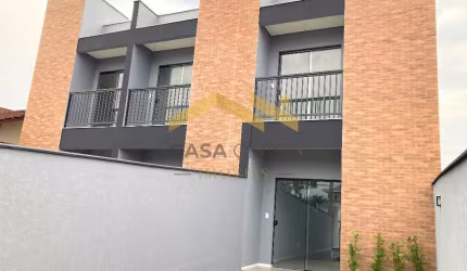 Sobrado geminado novo no bairro Costa e Silva em Joinville!
