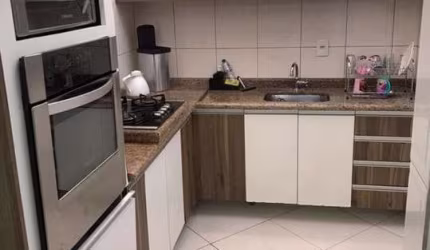 Sobrado à Venda 04 dormitórios 520.000 Vila Lavínia
