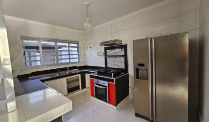 Casa em Condominio para Alugar com 153m², 3 dormitórios, 1 suíte, 2 salas e 2 vagas!!!