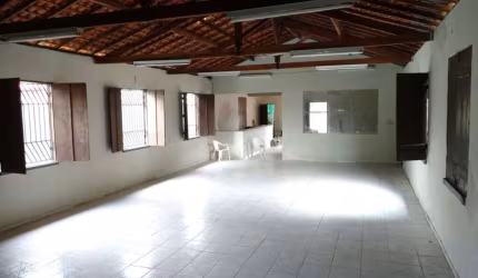 Imóvel Comercial para Venda em Floriano, Malária, 2 banheiros