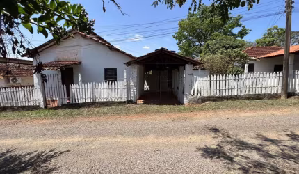 Casa para Venda em Pederneiras, Centro, 4 dormitórios, 2 banheiros, 1 vaga