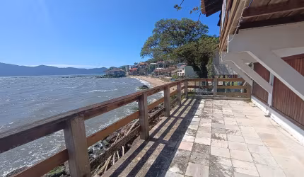 Casa à Beira Mar na Praia de Fora - Acesso ao mar