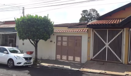 Casa para Venda em Ribeirão Preto, Vila Tibério, 3 dormitórios, 1 banheiro, 4 vagas