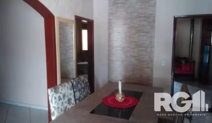 Casa a venda 132m² privativos  Rua Caetano Fulginiti, 35 - Rubem Berta, Porto Alegre  &lt;BR&gt;&lt;BR&gt;Casa de 4 dormitórios e 3 banheiros, Reformada bem ampla com pátio, escritório, Piscina Churra