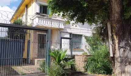 Casa para venda na Avenida Patria, São Geraldo, em ótimo estado, para fins residenciais ou comerciais, com aproximadamente 300 m², 2 pavimentos,   parte inferior com amplo living, decoração estilo rús
