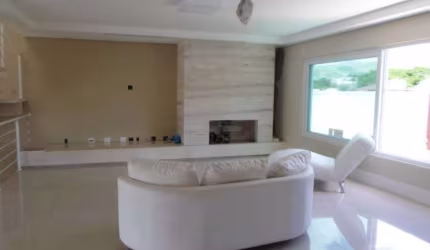 Casa seminova próximo a Rua Ary Tarrago, Bairro Jardim Itu Sabará, Porto Alegre,  2 dormitórios, (2 suítes), com 470m², garagem para 3 carros com depósito, 3 andares, ensolarada, ventilação cruzada, s