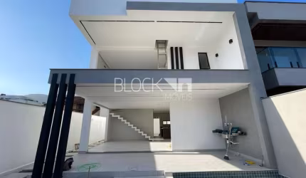 Casa em condomínio fechado com 4 quartos à venda na Rua Daniel Barreto dos Santos, --, Vargem Pequena, Rio de Janeiro, 214 m2 por R$ 1.410.000